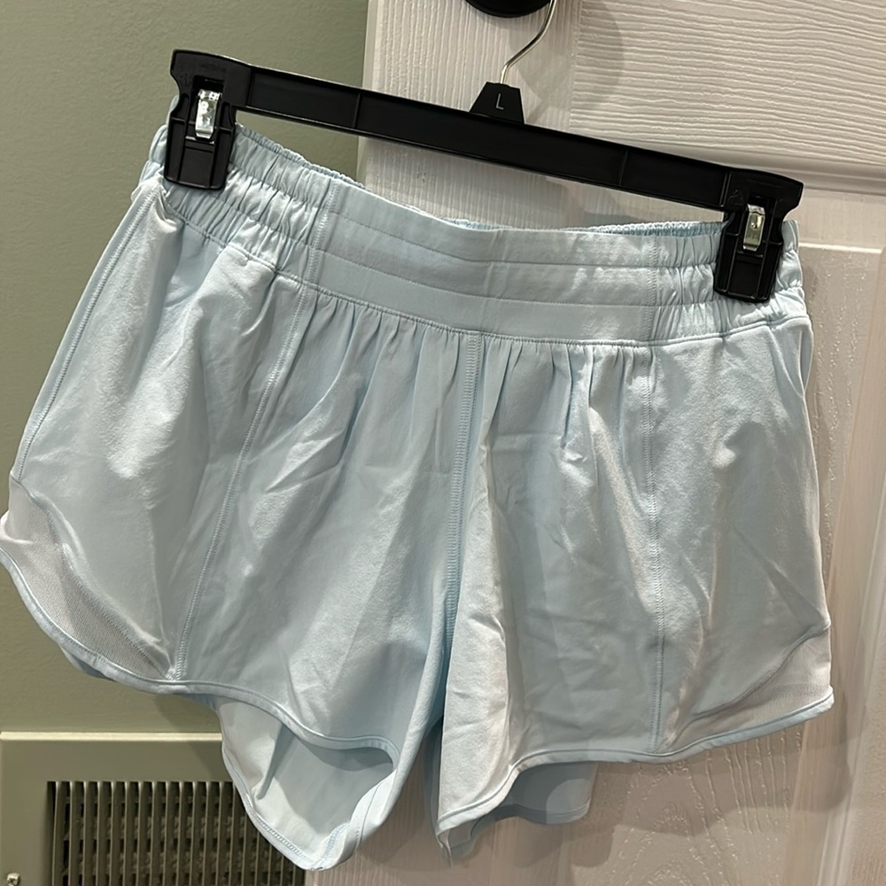 LULULEMON Hotty Hot High-Rise Lined
Short